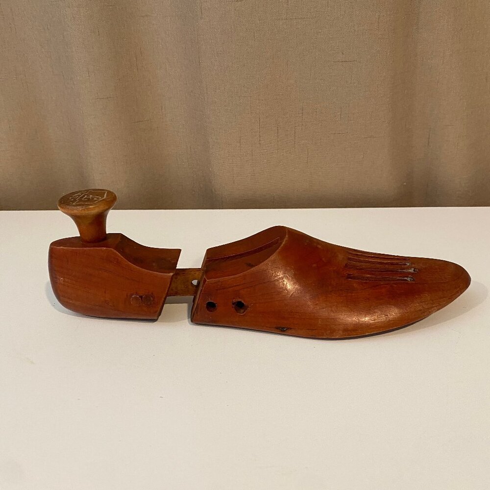 Vintage Florsheim Wooden Shoe Stretcher – Adjustable to 10.5"‎ – Ball Width 3.5"